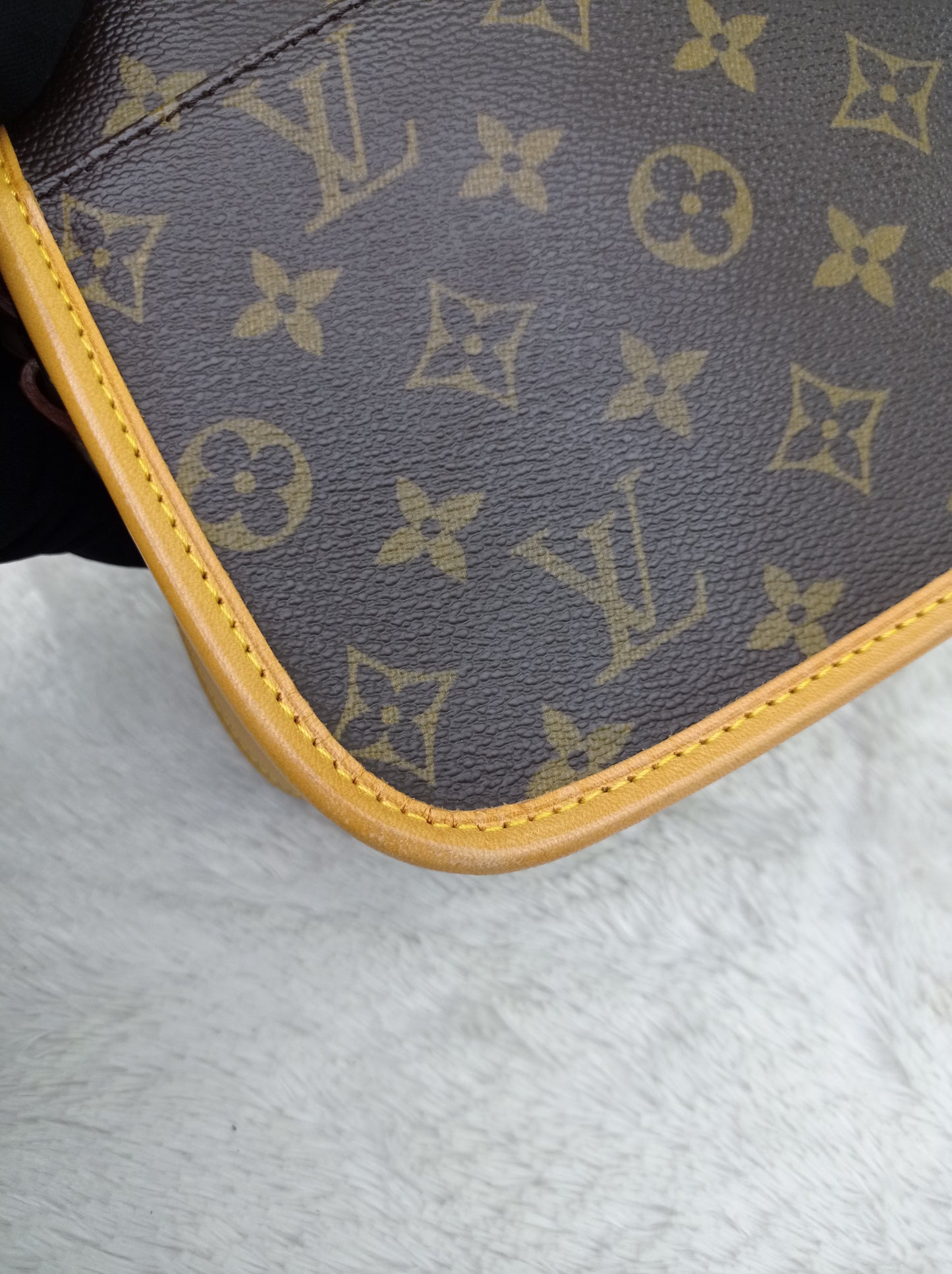 LV Sologne Shoulder Monogram