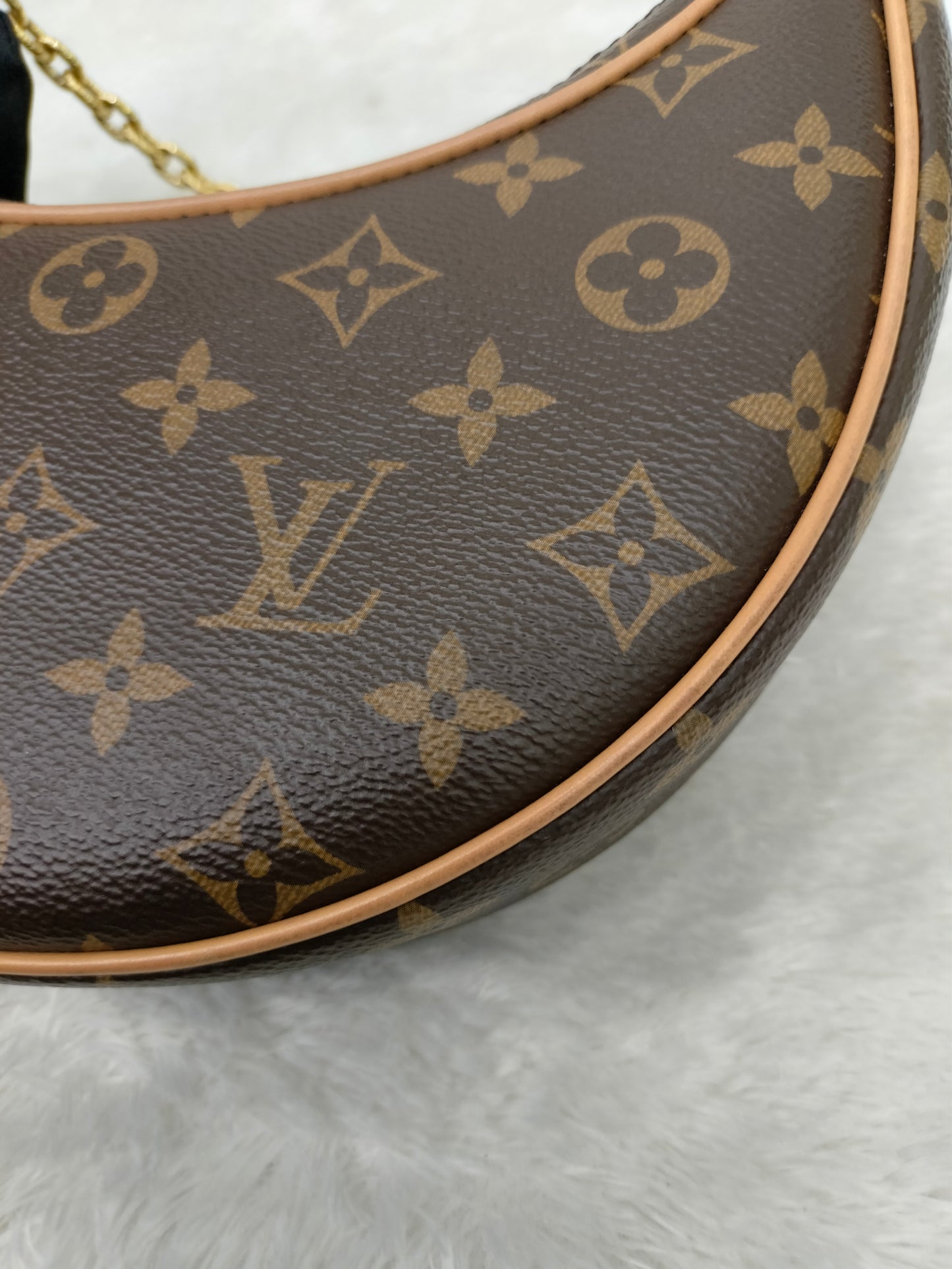 LV Loop Monogram (CHIP)