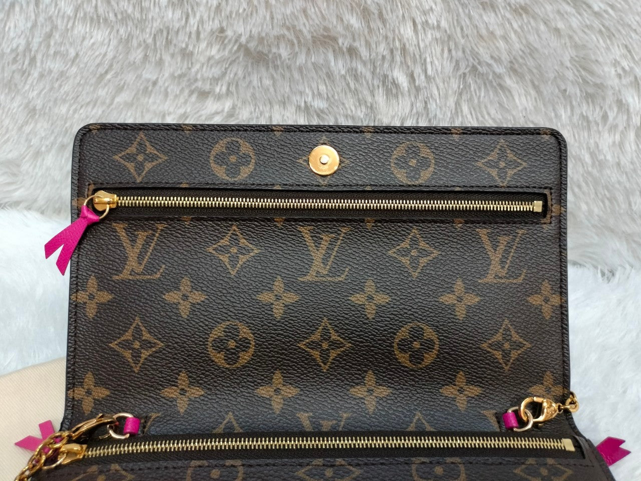 LV Weekend Pochette Monogram Skiing Bears Xmas 2018