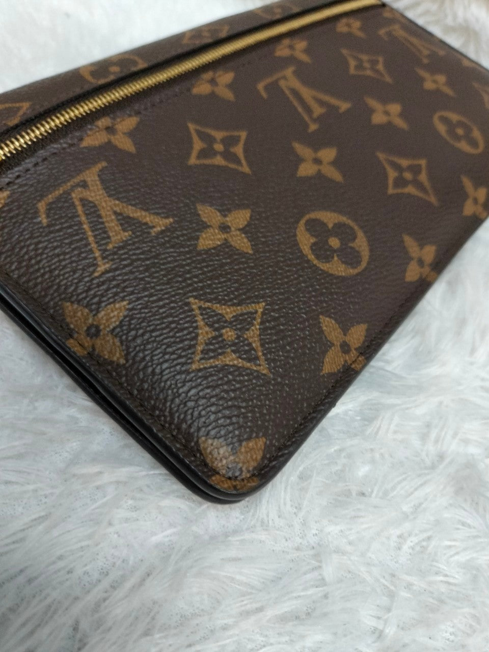 LV Weekend Pochette Monogram Skiing Bears Xmas 2018