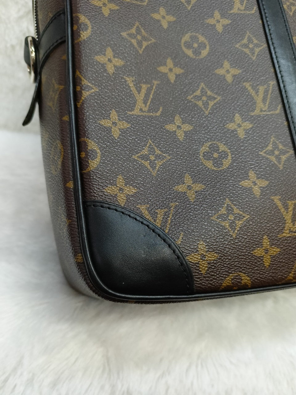 LV Porte Documents Voyage GM Monogram Macassar 2012