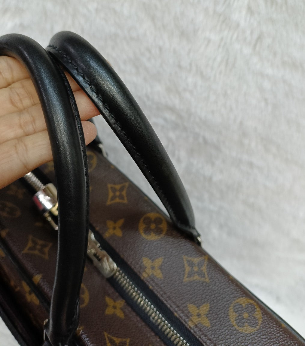 LV Porte Documents Voyage GM Monogram Macassar 2012