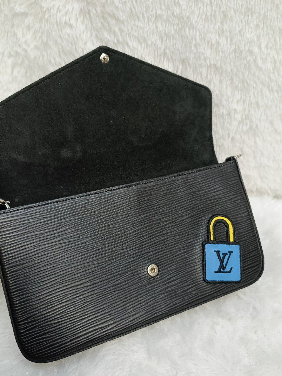 LV Felicie Pochette Patches Trunks Epi Black 2018