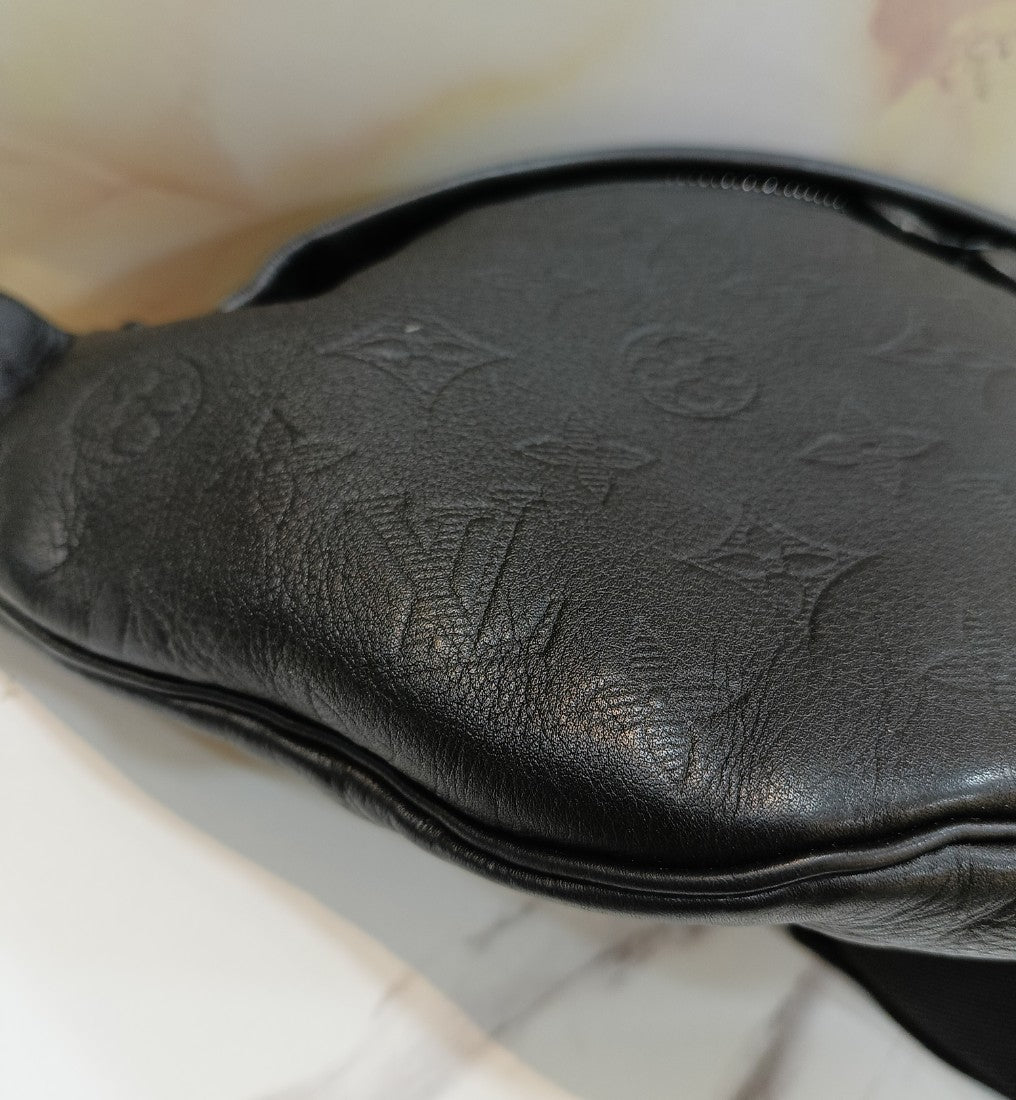 LV Discovery Shadow Bumbag Calf Noir 2019