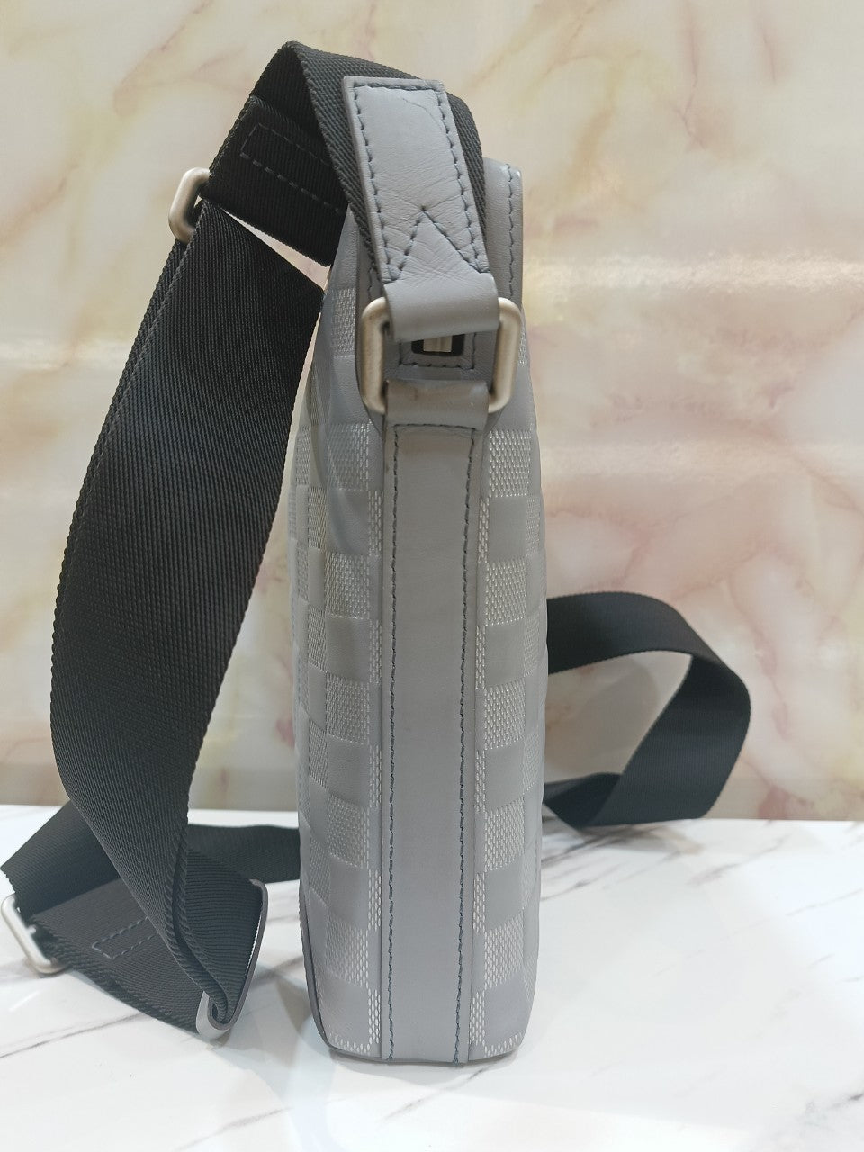 LV Discovery Messenger Infini Grey 2018