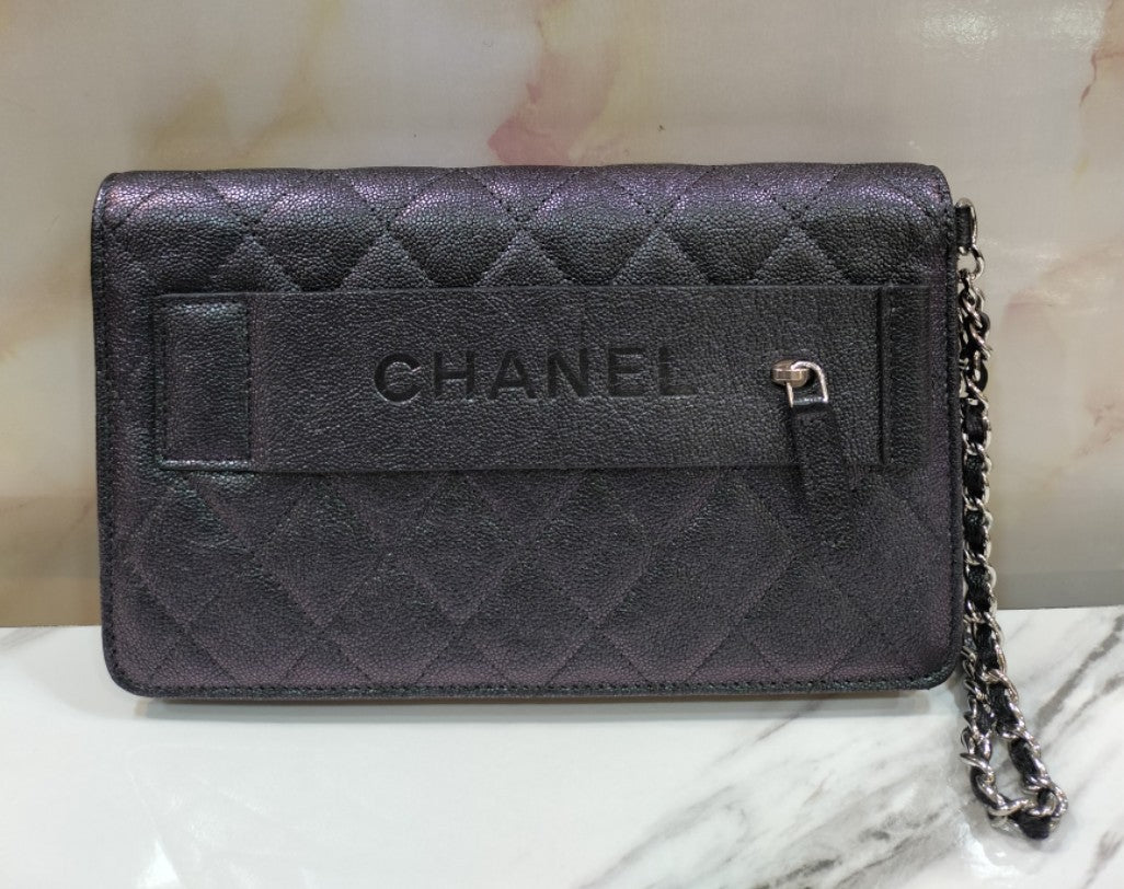 Chanel WOC Iridescent Purple Black SHW #27.                                                                       Size 20x11x3cm