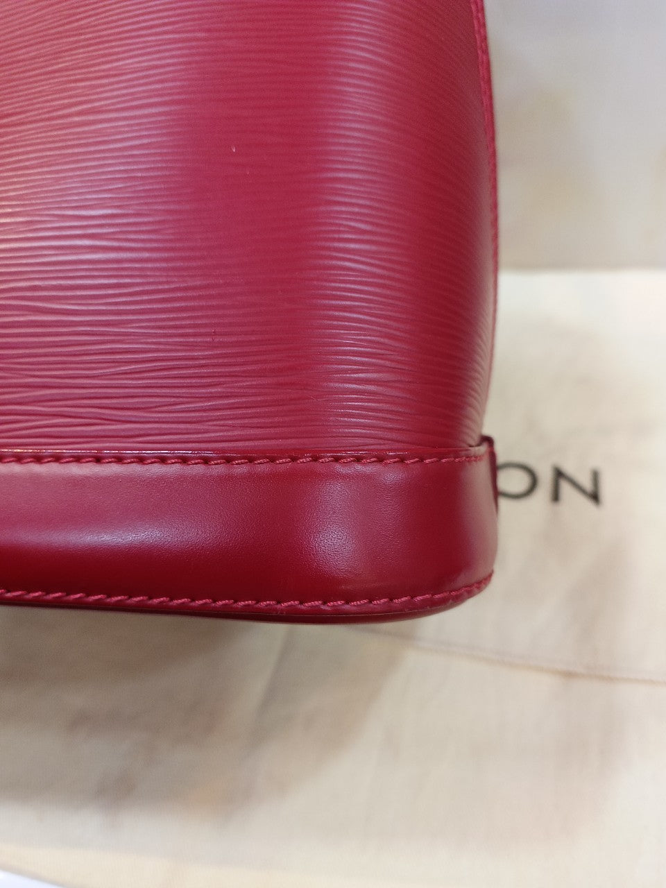 LV Alma PM Epi Red 2012