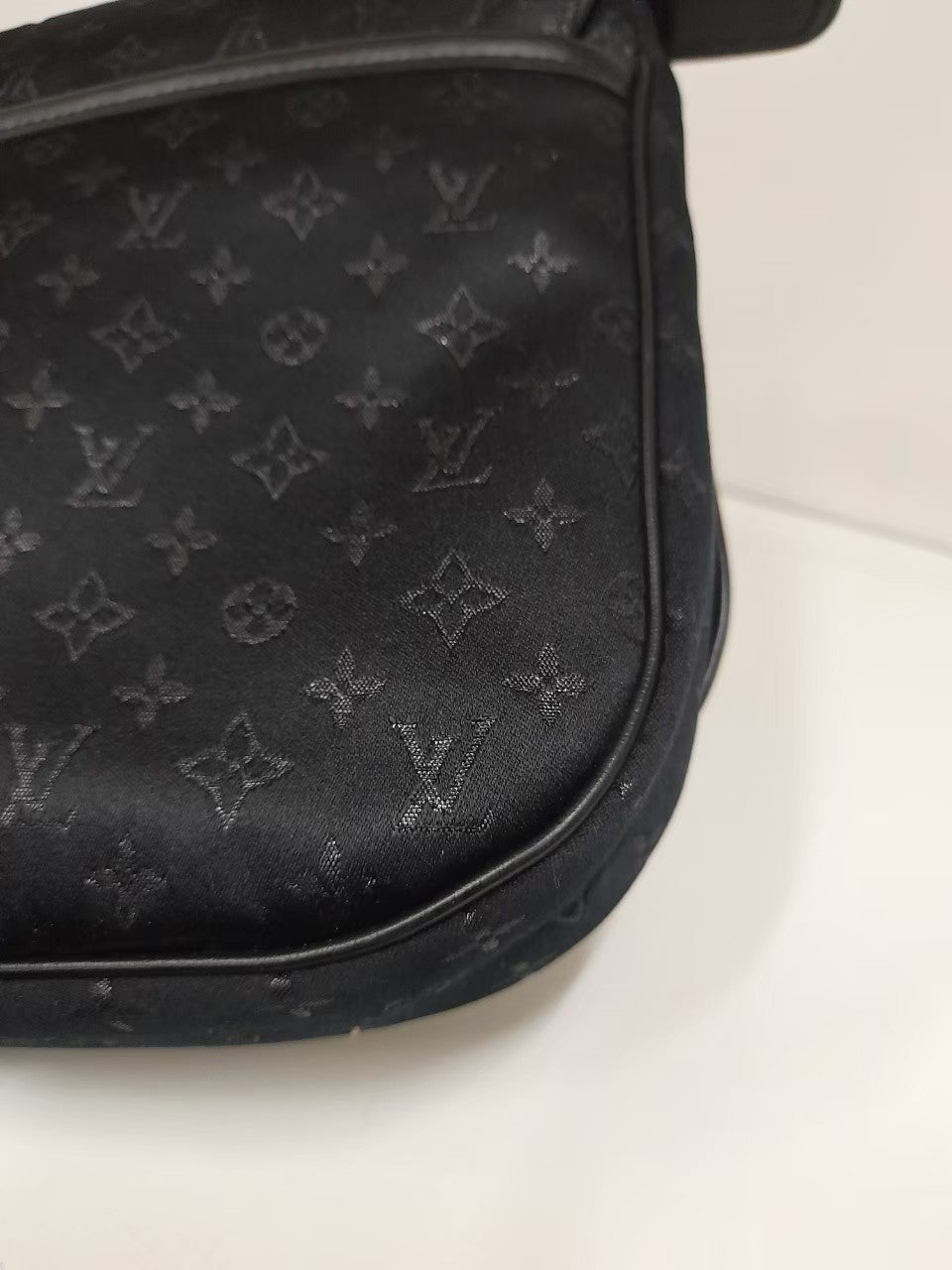 LV Conte de Fees Musette Black Silk Monogram 2002