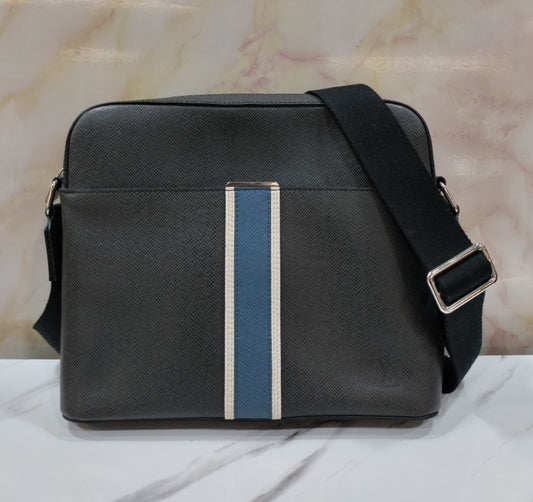 LV Anton Messenger PM Stripe Ardoise Taiga 2017