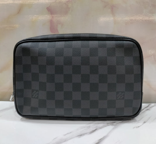 Lv Toilet Pouch GM Graphite(CHIP)