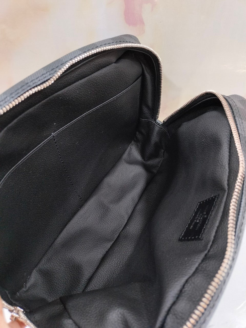 Lv Toilet Pouch GM Graphite(CHIP)