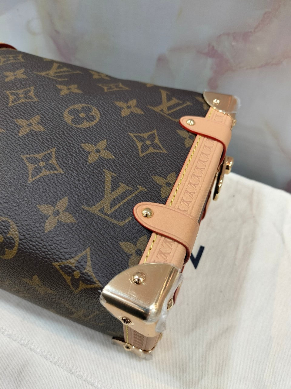 *Neverbeen Used* LV Side Trunk MM Monogram (CHIP)