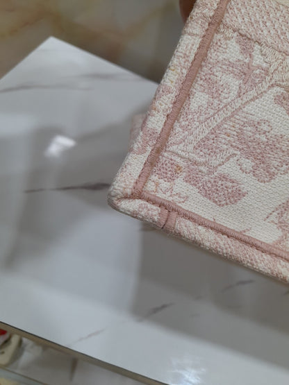 Dior Tote Book Medium Baby Pink Embroidery 2020