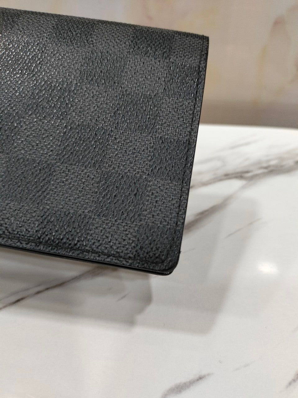 LV Bifold Wallet Graphite 2012
Good Condition