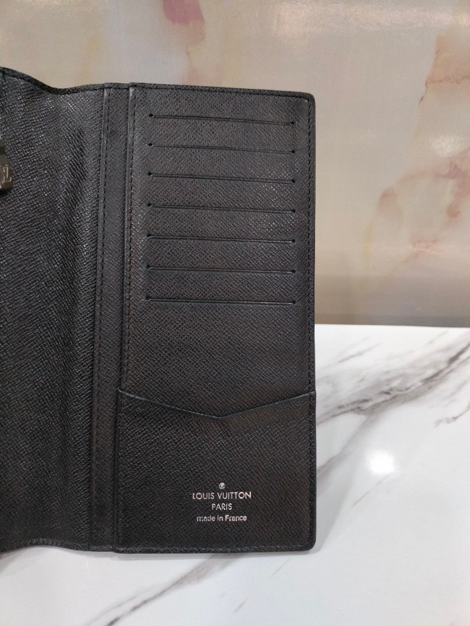 LV Bifold Wallet Graphite 2012
Good Condition