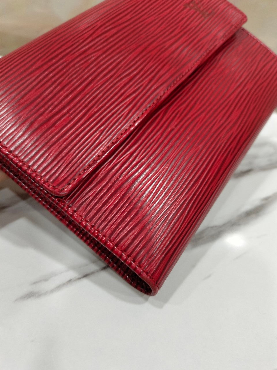 Lv Toledo Portefeuille Tresor Wallet Epi Red