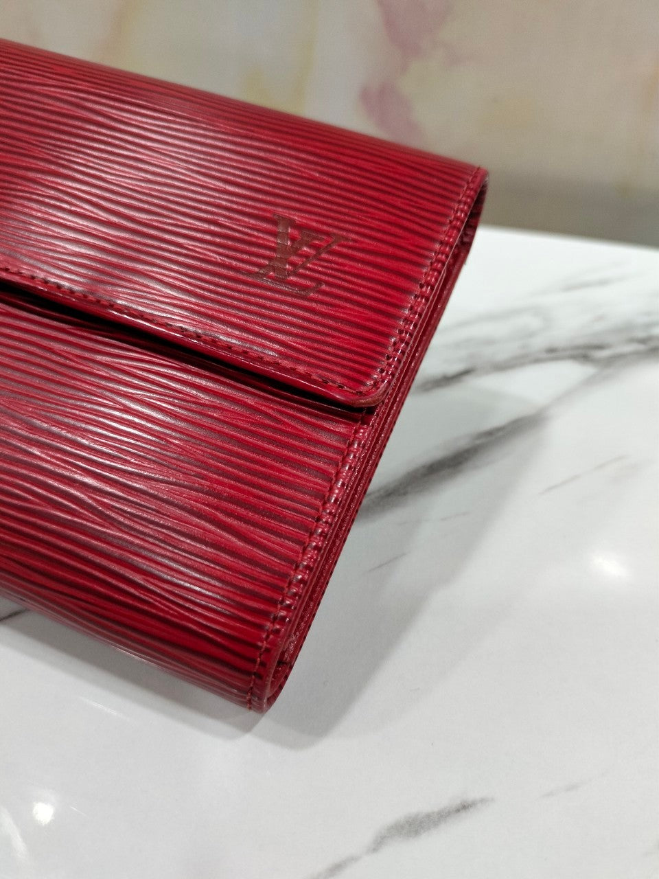 Lv Toledo Portefeuille Tresor Wallet Epi Red