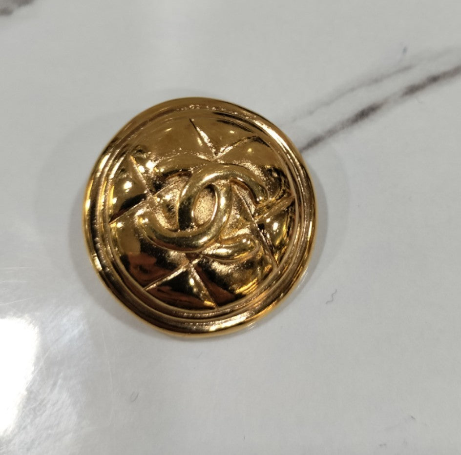 Chanel Brooch Golden Gold GHW