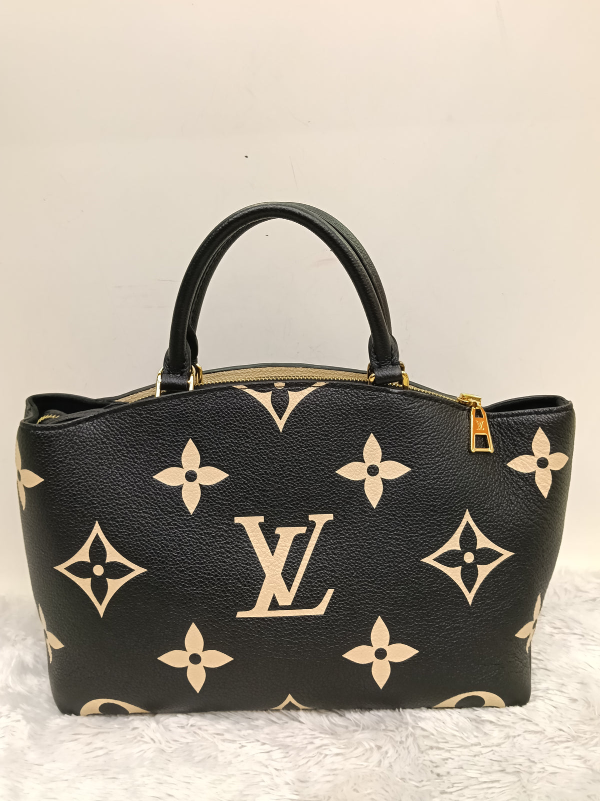 LV Petit Palais Monogram Empreinte Noir Creme (CHIP)