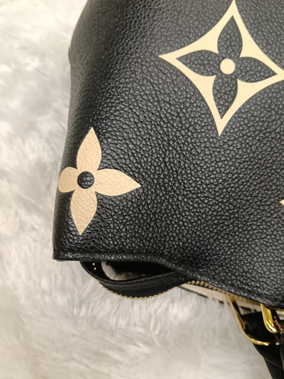 LV Petit Palais Monogram Empreinte Noir Creme (CHIP)