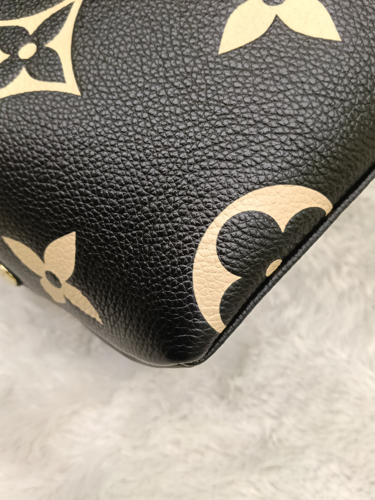 LV Petit Palais Monogram Empreinte Noir Creme (CHIP)
