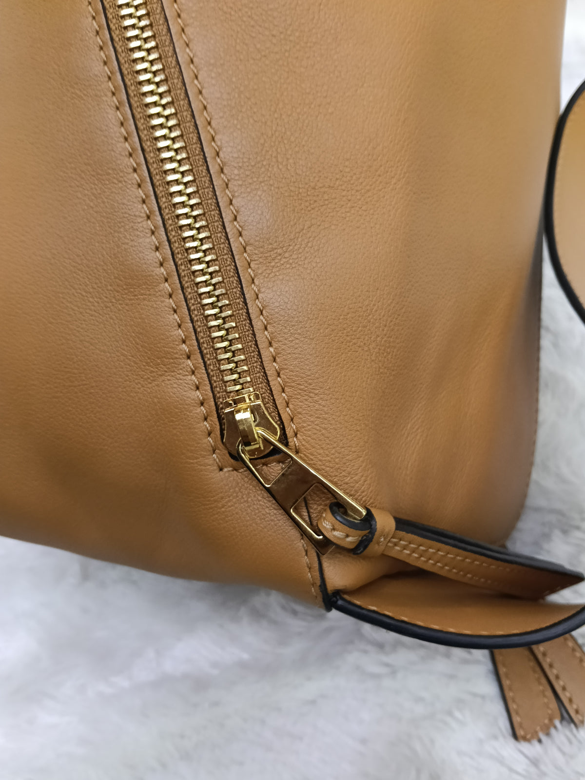 Loewe Puzzle Hobo Calfskin Warm Desert GHW 2022