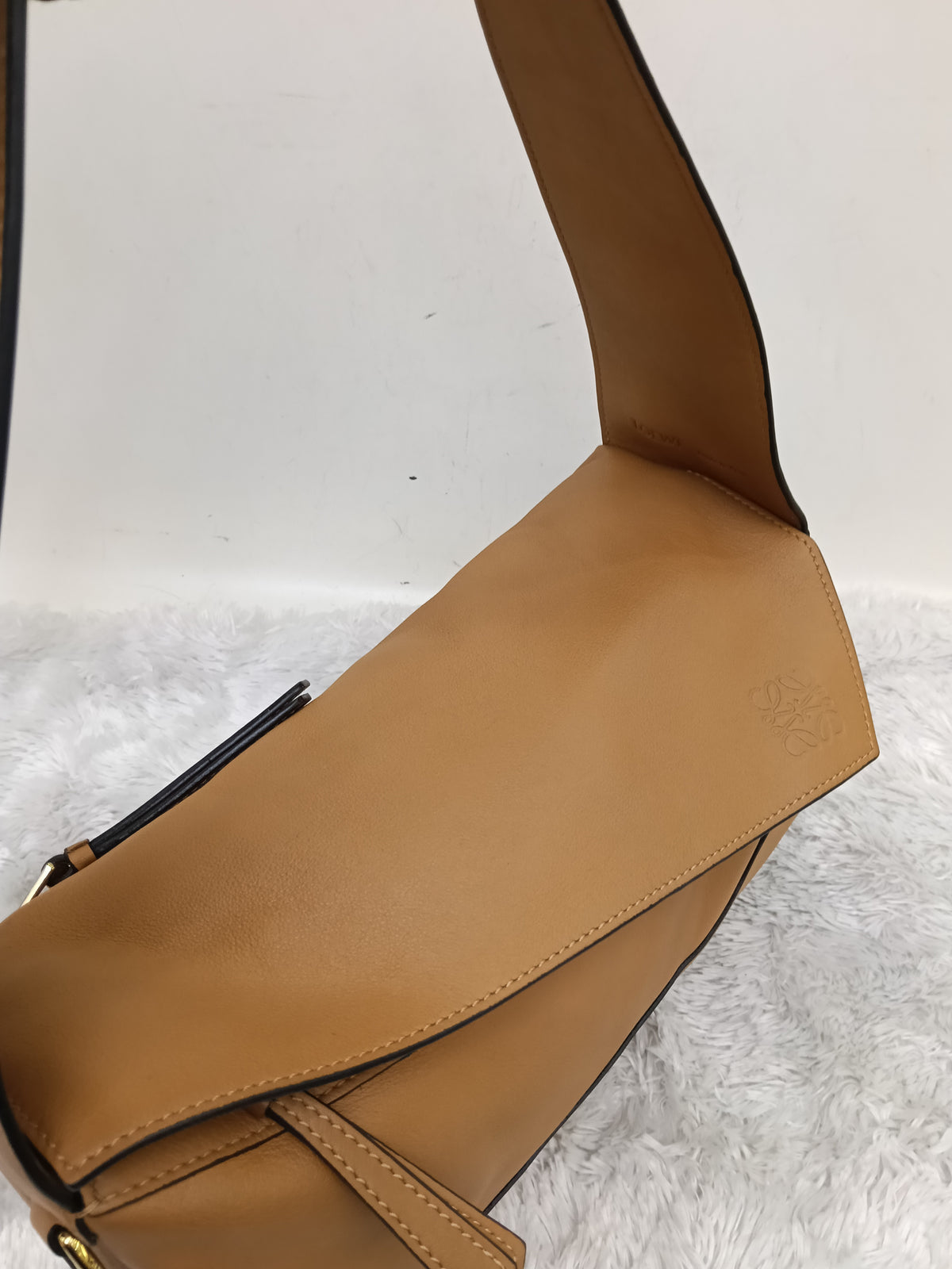 Loewe Puzzle Hobo Calfskin Warm Desert GHW 2022