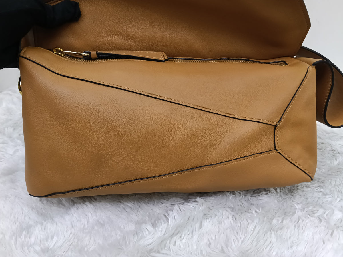 Loewe Puzzle Hobo Calfskin Warm Desert GHW 2022
