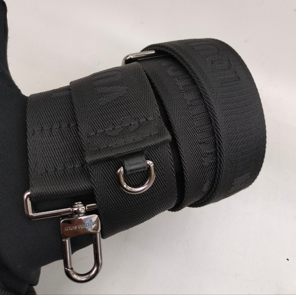 LV Gaston Wearable Monogram Eclipse (CHIP)