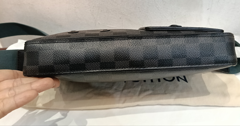 LV Alpha Messenger Damier Graphite 2019