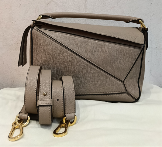 Loewe Puzzle Small Grained Sand GHW 2022