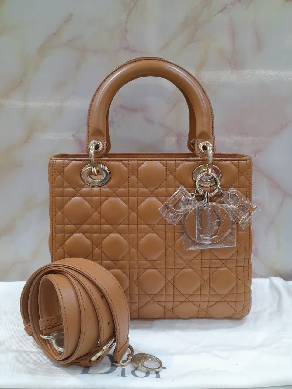 Lady Dior Medium Caramel Lamb GHW 2021
Size 24x20x12