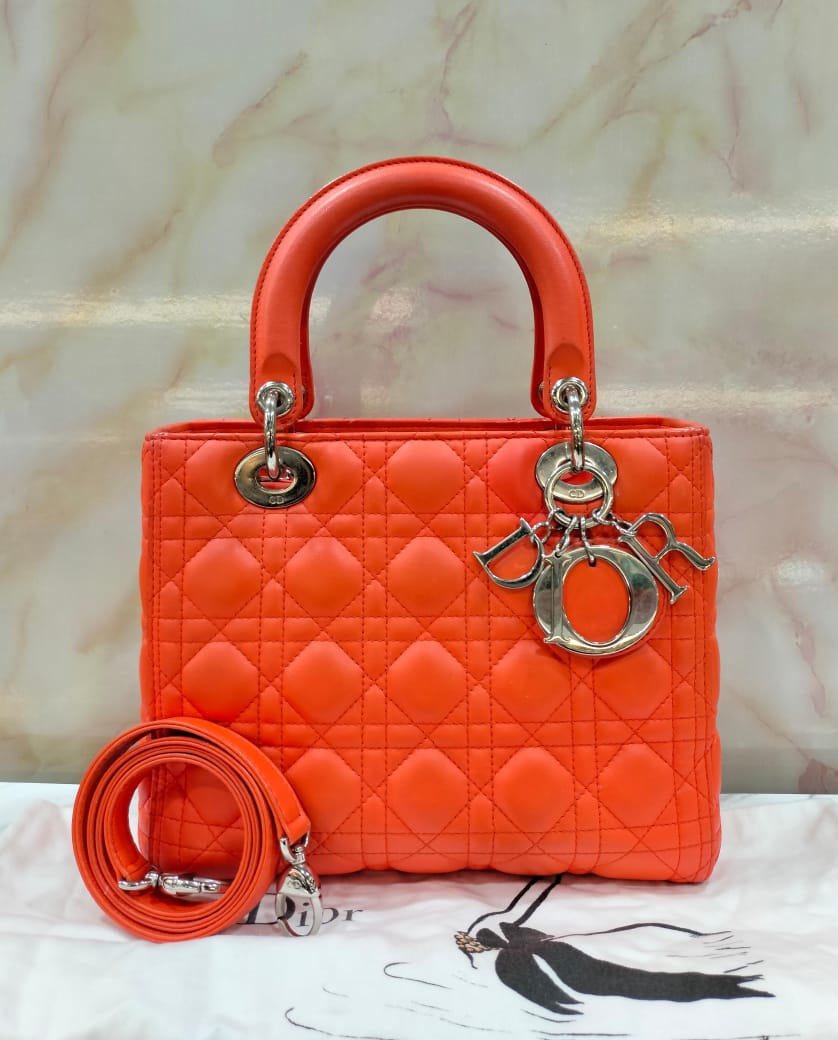 Lady Dior Medium Lamb Orange SHW 2014
Size 24x20x12cm