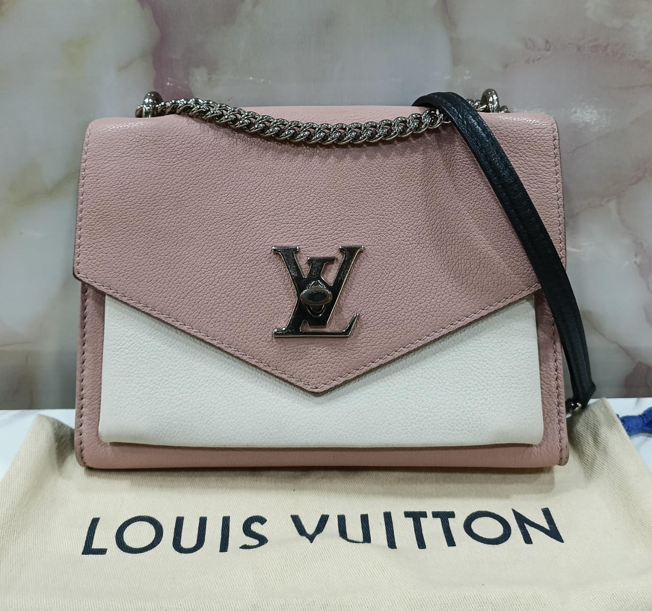 LV Mylockme BB 3colour 2018
Size 22x16x8cm