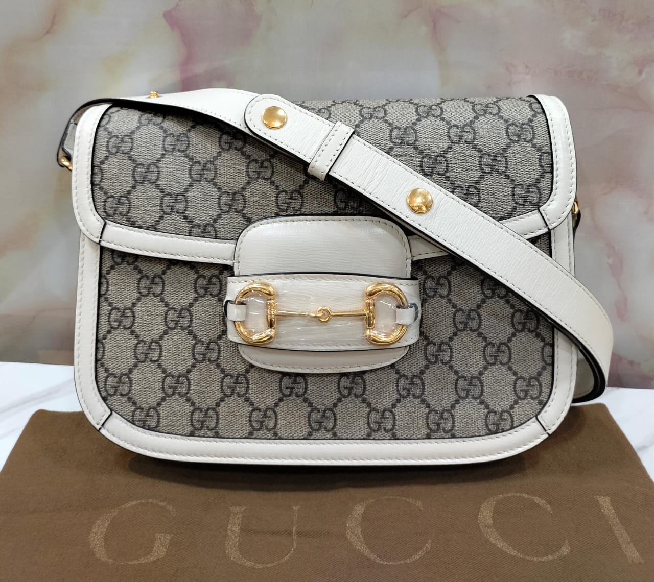 Gucci Horsebit 1955 Medium White GHW
Size 25x18x8cm