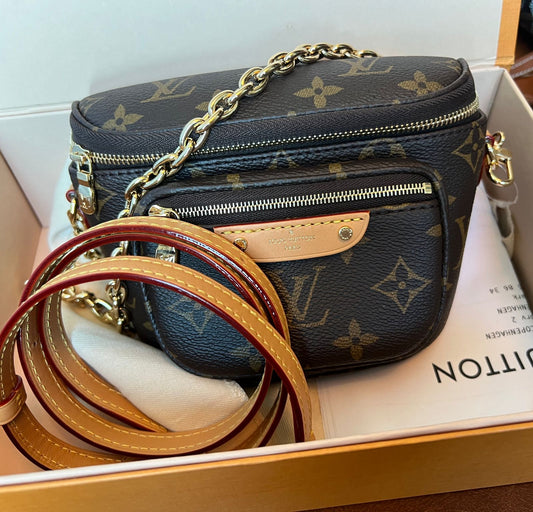 NEW💯
LV mini Boombag monogram CHIP
Complete set