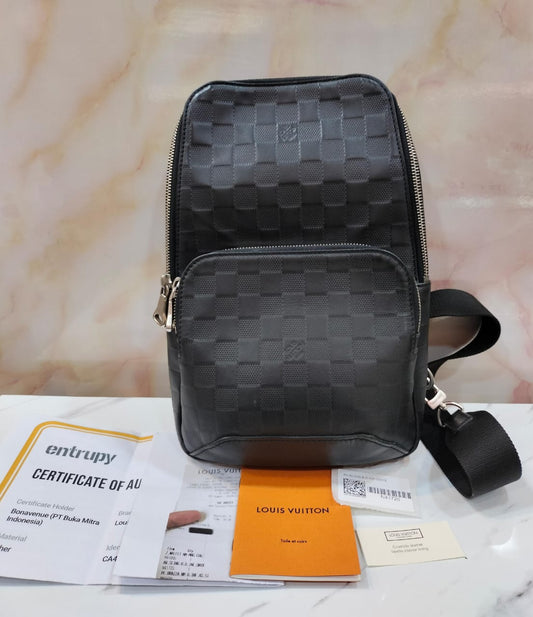 LV Avenue Sling Infini Onyx