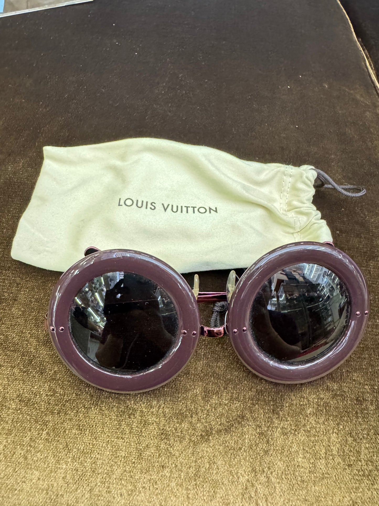 LV Sunglasses Nelly Plum Round Frame (DB,Box)