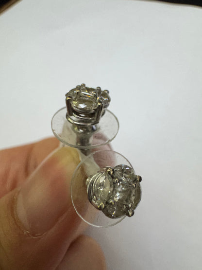 17. Diamond Earing