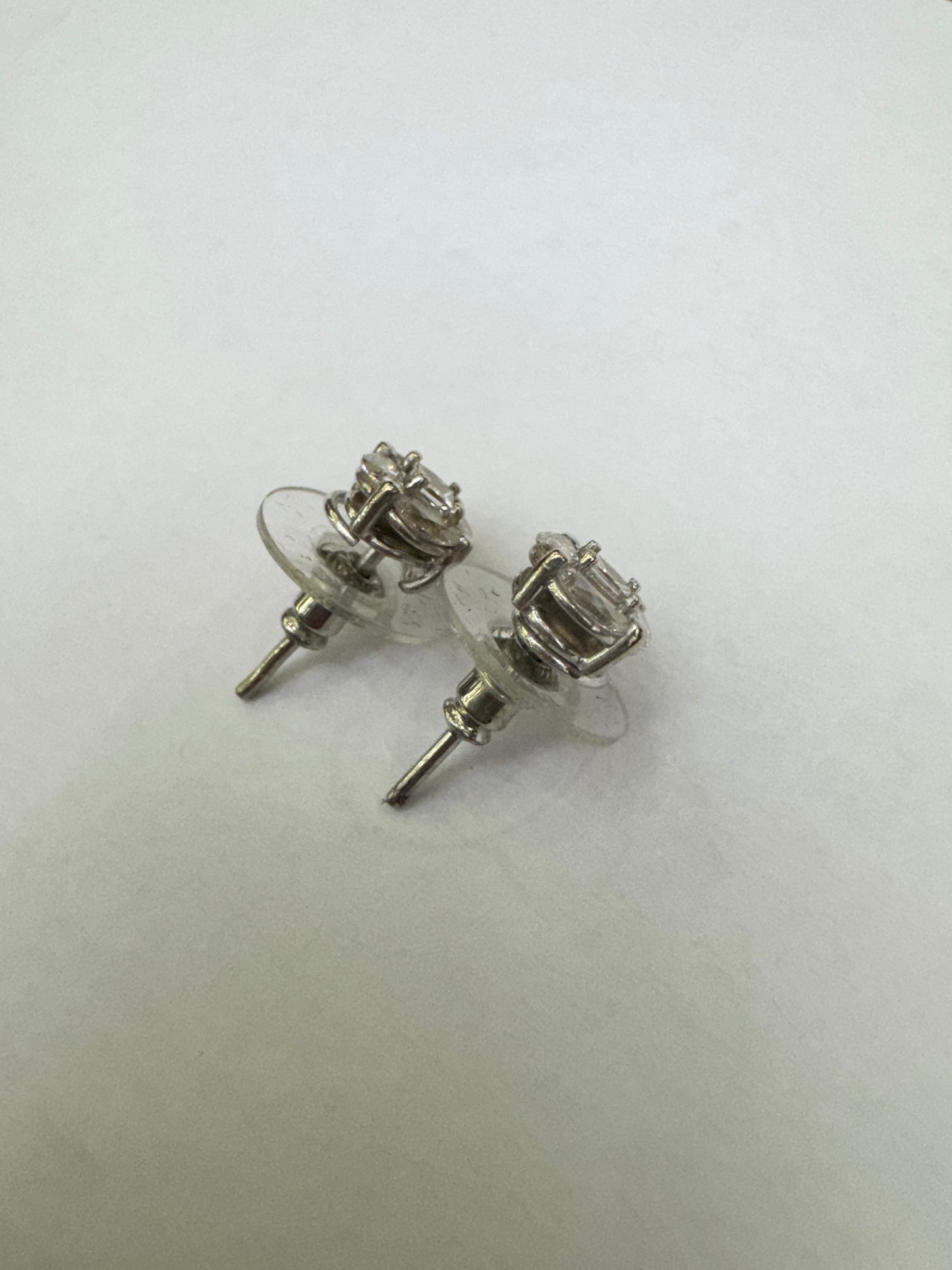 17. Diamond Earing