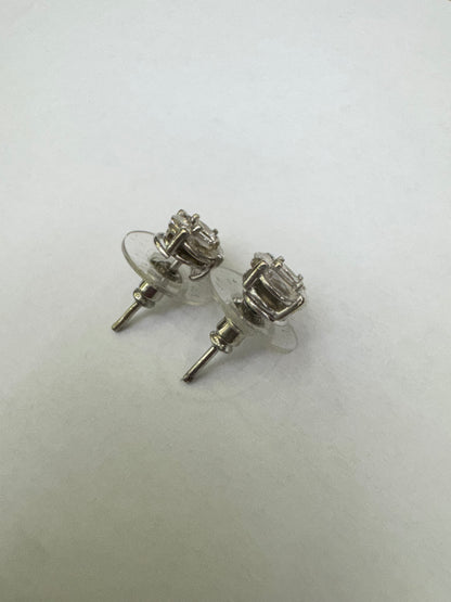 17. Diamond Earing