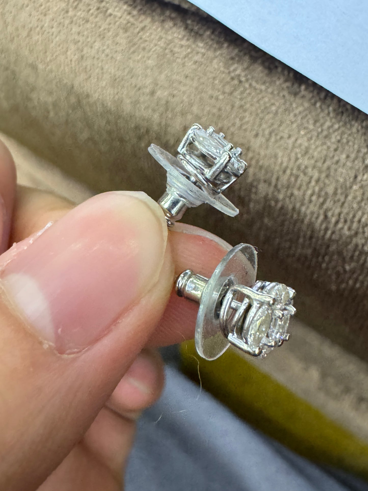 17. Diamond Earing