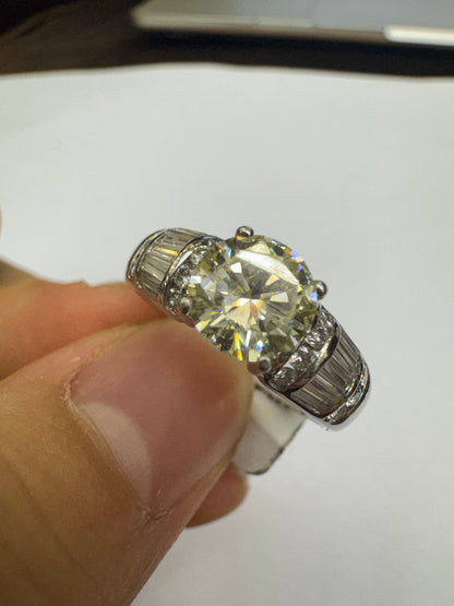 13. Diamond ring 2crt