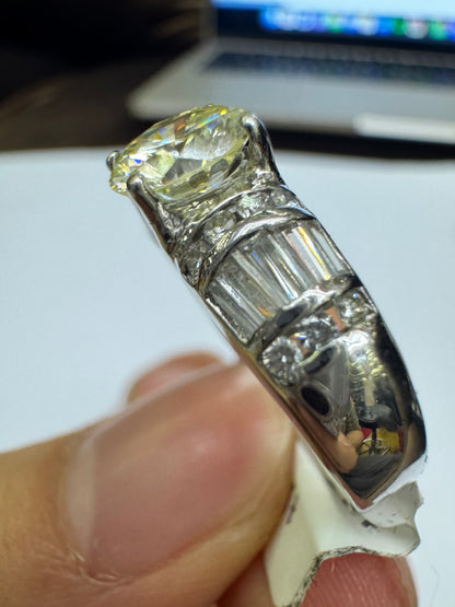13. Diamond ring 2crt