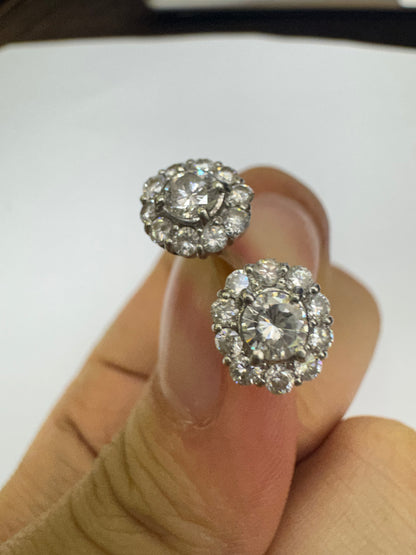 16. Diamond earing