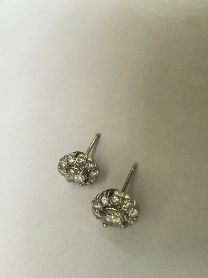 16. Diamond earing