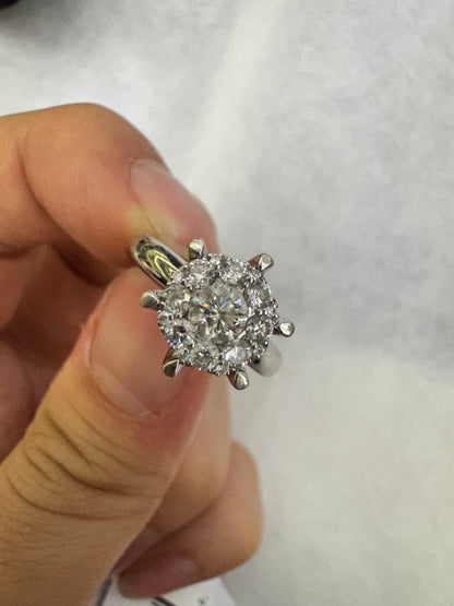 Ring Diamond Center: 0.29ct, keliling: 0.32ct, white gold: 5.35gr