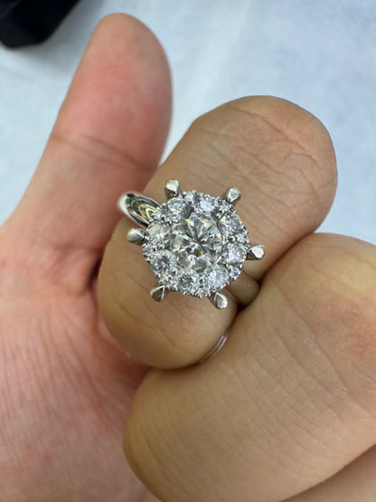 Ring Diamond Center: 0.29ct, keliling: 0.32ct, white gold: 5.35gr