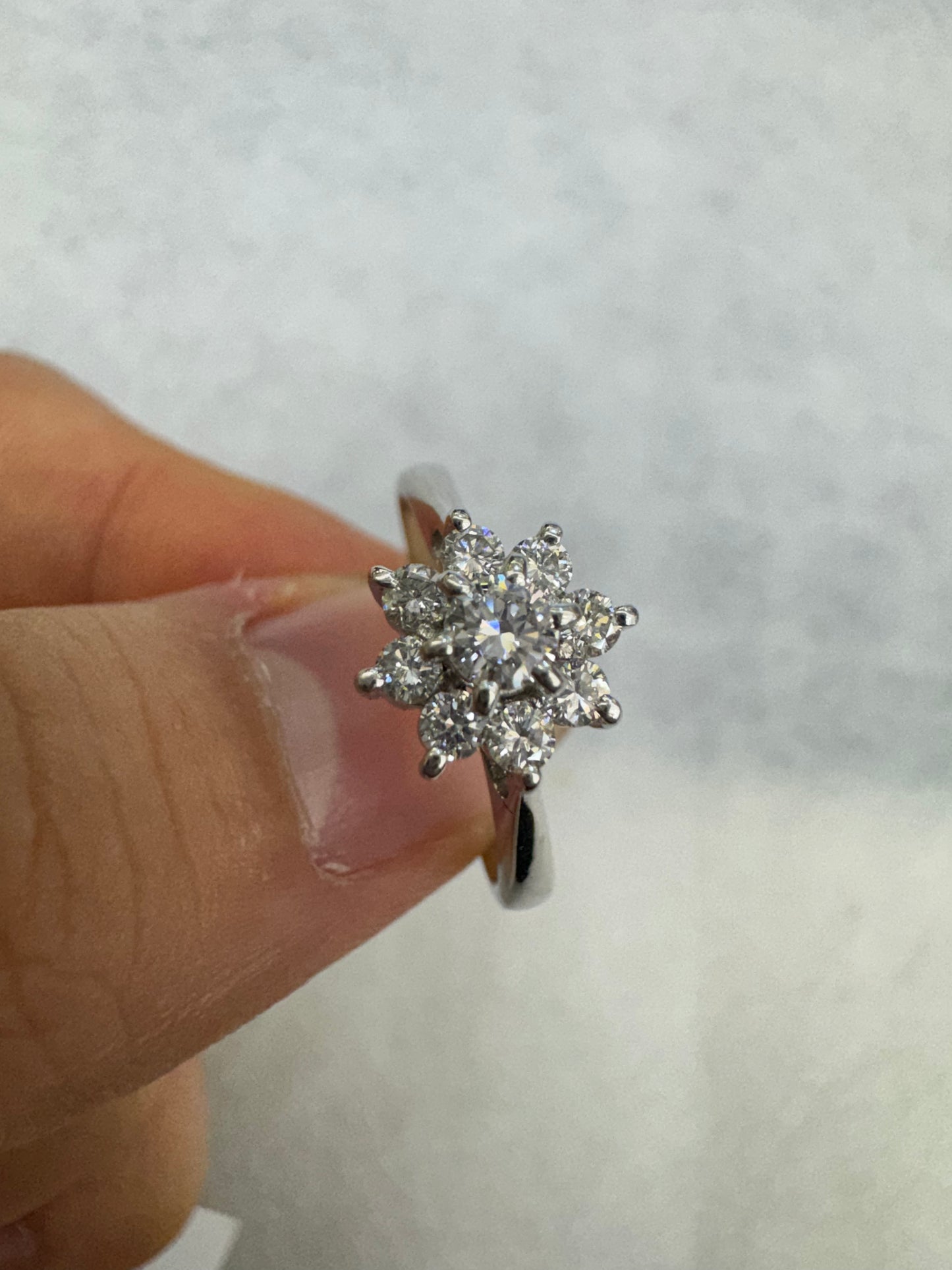 Ring diamond Center: 0.29ct, keliling: 0.32ct, PT900, Total 5gr