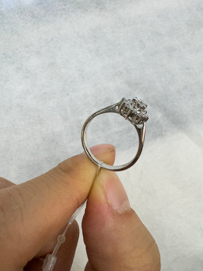 Ring diamond Center: 0.29ct, keliling: 0.32ct, PT900, Total 5gr
